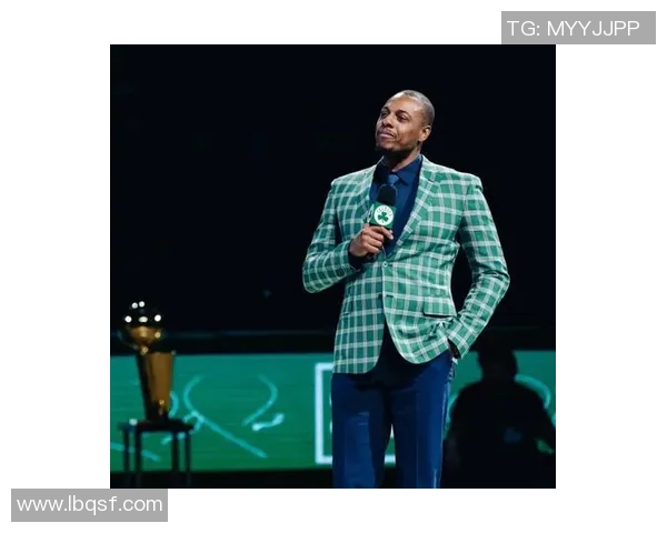 足球传奇的荣耀时刻球衣退役背后的故事与传承