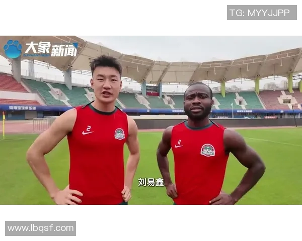 足球明星化身搞笑角色挑战极限趣味视频引发网友热议 足球明星化身搞笑角色挑战极限趣味视频引发网友热议